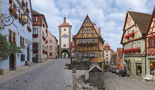 “开云电竞官方网站”周杰伦到伦敦难掩喜气  亲友团陆续抵达