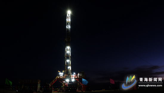 开云电竞中国_刘德华带老婆包场产检 朱丽倩挺8月大肚仍苗条(图2) 开云电竞