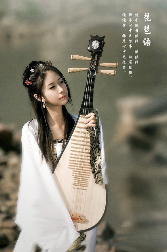 曝周海媚回归TVB拍新剧 降价7成每集6万港元【开云电竞官方