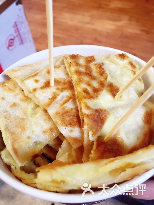 陈柏霖糖果广告花絮曝光 造型清新尽显鬼马本色【开云电竞官方网站】(图2) 开云电竞中国