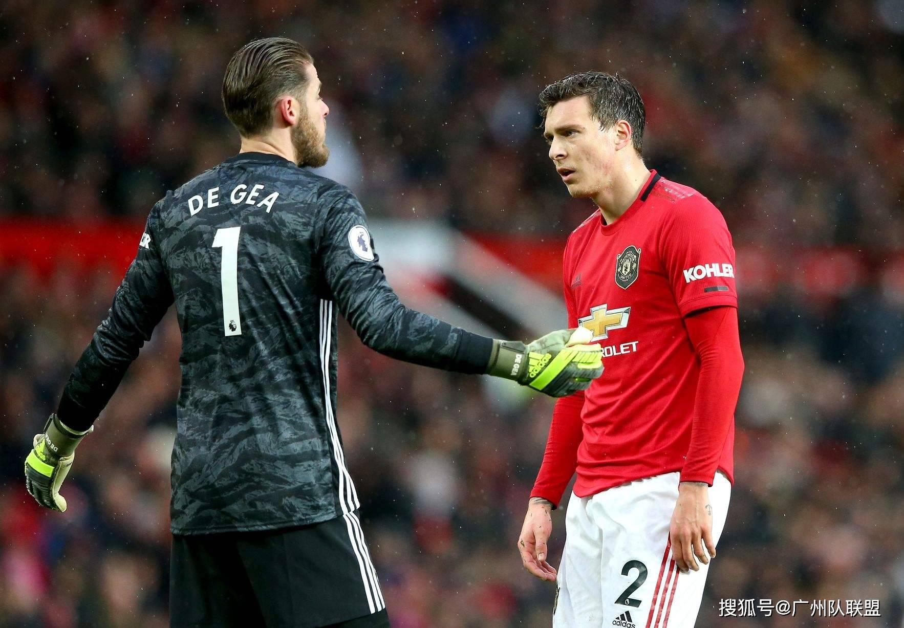 开云电竞中国-
英超空前大乱！保级队力压利物浦登榜首 欧冠三雄团体跌出前四名(图6)